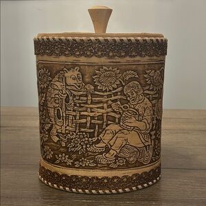 Vintage Rustic birch box bear sunflowers honey scene very good condition.